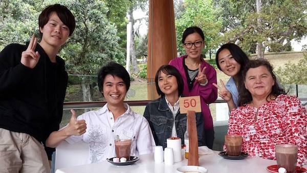 Facebook-art-gallery070214-600x338