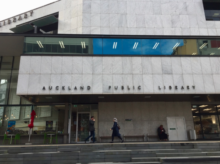 <br /><noscript><img decoding=